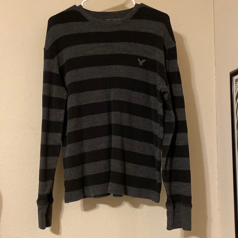 American eagle medium gray/black sweater